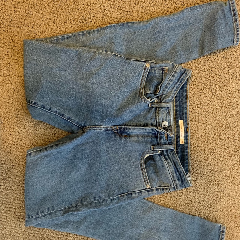 Levi’s high rise jeans. Size 25. Like new.